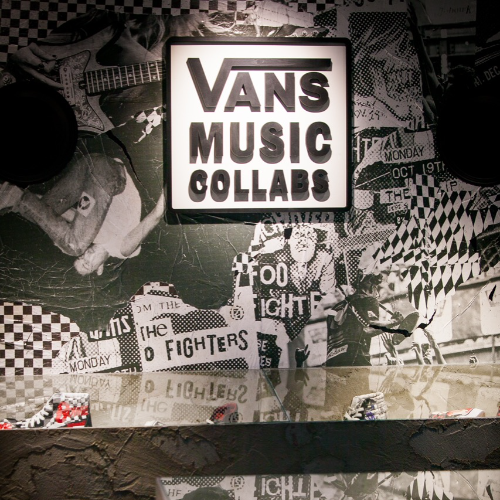 CELEBRANDO A RELAÇÃO COM A MÚSICA, A VANS STORE IPANEMA APRESENTA A EXPOSIÇÃO "VANS MUSIC COLLABS"