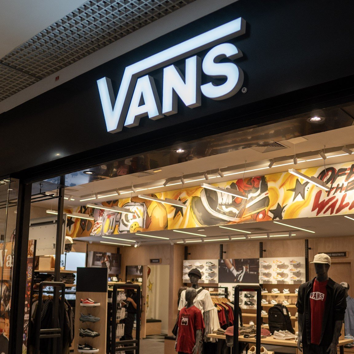 Vans inaugura nova loja no Américas Shopping e reforça expansão no Rio de Janeiro