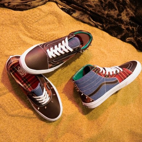 INSPIRADA PELA CONTRACULTURA, CENA PUNK E CULTURA DE RUA, A VANS APRESENTA A COLEÇÃO TARTAN DAZE