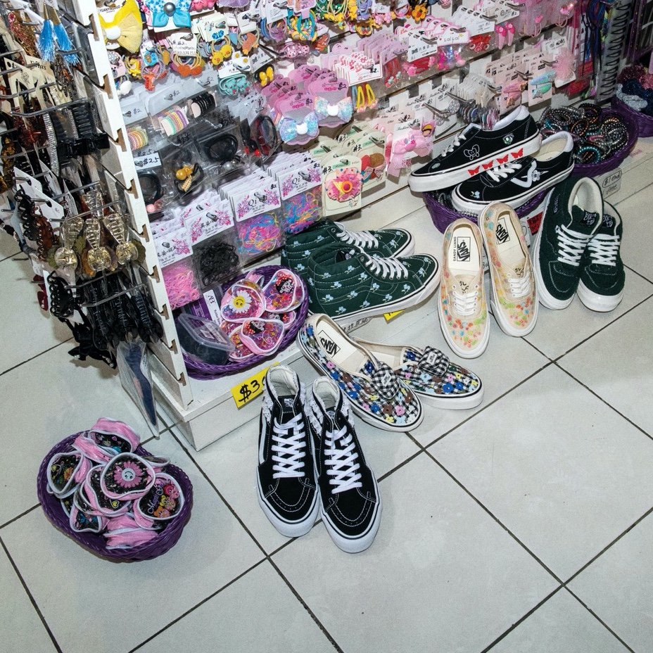 VANS E SANDY LIANG COLABORAM PARA APRESENTAR UMA COLEÇÃO COMPLETA DIVERTIDA E NOSTÁLGICA