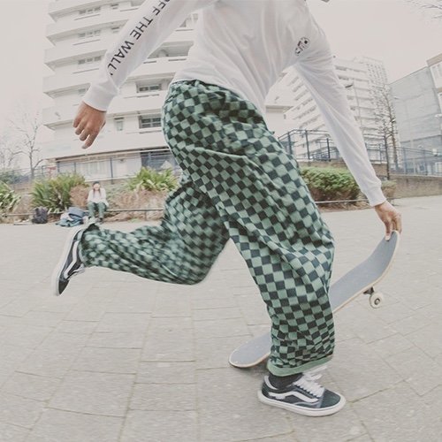Vans Apresenta a Calça Range Baggy Tapered Elastic Waist: Ajuste Elástico Pra Liberdade de Movimento