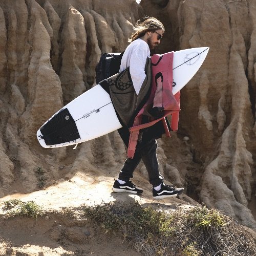 VANS E OCTOPUS COMBINAM A AUTENTICIDADE DO SURF COM A ESTÉTICA MINIMALISTA