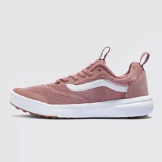 Uma nova adição à família Vans, o UltraRange Rapidweld foi a solução para a necessidade de nossos atletas de alto nível por um tênis versátil que proporcionasse conforto em longas viagens ao redor do mundo. Apresentando um composto de entressola UltraCush atualizado, que oferece o máximo em conforto e amortecimento, além de uma confecção de encaixe em forma de meia LuxLiner com partes internas sem costura para reduzir peso, atrito e pontos quentes, o Tênis Ultrarange Rapidweld Whitered Rose apresenta uma estética limpa que o levará aonde quiser. Feito com cabedais de camurça sintética e tecido respirável, possui solado durável de borracha co-moldada e minitratorada para reduzir a cola e melhorar o acabamento.
Características do produto: 
• Composto da entressola UltraCush atualizado; 
• Confecção de encaixe em forma de meia LuxLiner sem costura; 
• Tecnologia sem costura avançada Rapidweld; 
• Cabedal de camurça sintética e tecido respirável; 
• Solas co-moldadas de borracha minitratorada;
• Tintas e colas à base de água.