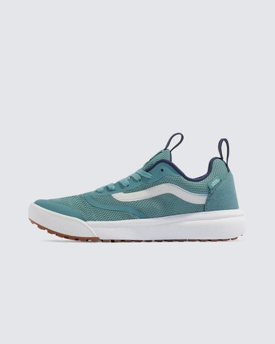 O UltraRange Rapidweld foi adicionado à família Vans para atender a necessidade dos atletas de alto nível: um tênis versátil que ao mesmo tempo proporcionasse conforto em longas viagens ao redor do mundo. O modelo apresenta um composto de entressola UltraCush atualizado, oferecendo o máximo em conforto e amortecimento, além de uma confecção de encaixe em forma de meia LuxLiner - com partes internas sem costura para reduzir o peso, atrito e pontos quentes. O Tênis Ultrarange Rapidweld Mte 1.0 Teal White apresenta uma silhueta com uma estética totalmente limpa, que o levará para todos os lugares. Feito com cabedais de camurça sintética e tecido respirável, o solado é durável em uma borracha co-moldada e mini tratorada.
