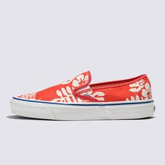 Nesta estação, a Vans Anaheim Factory celebra o nascimento da Vans com um tema náutico. Em homenagen à época que antecede a descoberta da Vans pelos skatistas, o Slip-On 48 Deck DX canaliza os antigos calçados náuticos com uma silhueta desconstruída e estampa floral tropical atemporal.

Oferecendo conforto modernizado com palmilhas Ortholite® atualizadas, este calçado casual sem cadarço também apresenta detalhes reminiscentes como o número do estilo original, faixa de contorno mais brilhante, peso original do forro perfurado e detalhes elásticos nas laterais. Este calçado clássico com cadarço é feito com cabedal de tecido de inspiração vintage para completar o visual.

• Número de estilo original 
• Silhueta de calçado náutico desconstruído
• Cabedal de tecido de inspiração vintage
• Palmilhas Ortholite®
• Faixa de contorno mais brilhante
• Detalhes elásticos nas laterais
• Sola de borracha waffle exclusiva.Aproveite a Vans Black Friday e adquira já seu novo produto Off The Wall