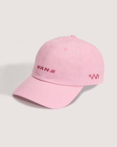 O Boné Check Side Curved Bill Jockey Pink Dawn adota o formato clássico de seis painéis e adiciona a respirabilidade da tela com um toque especial - bordados exclusivos Vans na parte frontal e lateral. Estrutura leve e aba curva completam o ajuste.