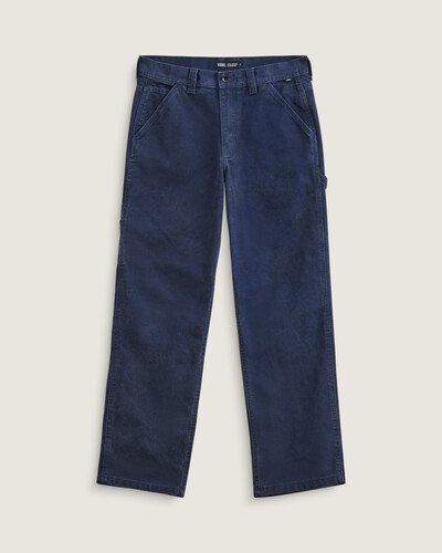 Estilo descontraído e detalhes clássicos de carpinteiro com lavagem vintage. A Calça Parisian Night é feita em tecido de lona de algodão com uma infinidade de bolsos, para todas as suas necessidades de armazenamento. Com um ajuste largo e grande abertura para as pernas, você terá muito espaço para se movimentar, seja durante as sessões ou relaxando. Traz aplicação de etiqueta Vans em checkerboard costurada na bainha, que aparece quando algemada.