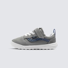 Máximo conforto e aliado de todas as rotinas para os pequenos. Esteja sempre pronto para o inesperado com o Tênis Ultrarange Grey Blue Infantil. Com um solado co-moldado construído em padrão tratorado em waffle - exclusividade Vans - ele maximiza a cobertura, aderência e durabilidade da borracha. A nova entressola UltraCush™ Lite traz conforto e leveza para o calce. O modelo de cano baixo possui cabedal com inspiração na silhueta do icônico Old Skool - em camurça, tecido e sintético - totalmente respirável, com biqueira e antepé de borracha renovado, deixando o calce no ajuste ideal, com amarração e fecho superior em velcro. O Exo Skeleton fornece apoio integrado nos dedos e na parede lateral medial, com uma trava de calcanhar para um ajuste seguro.Traz puxador em fita no calcanhar, facilitando o calce. Conforto e estilo para os pequenos, onde a única preocupação é se divertir.