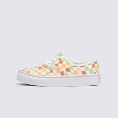 Com um toque "Off The Wall", o Tênis Authentic Infantil Wavy Checkerboard Multi True mantém o clássico do Old Skool original, proporcionando um calce fácil e seguro, que garante o conforto dos pequenos o dia todo. Com estampa divertida em checkerboard colorido em tons pastéis no cabedal, o tênis de cano baixo de amarração traz a sola de borracha waffle exclusiva Vans.

Características do produto:
• Tênis de cano baixo icônico feito para crianças • Cabedal durável e resistente em lona 
• Fechamento com cadarço • Ilhós de metal • Sola de borracha waffle exclusiva Vans.
