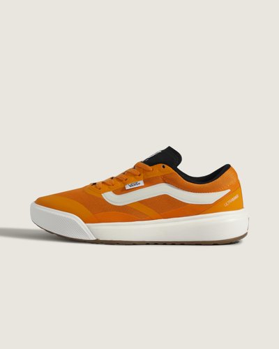 Sempre em Movimento. O novo UltraRange 2.0 traz conforto e versatilidade de alto nível. Originalmente projetado para atender às necessidades dos atletas de surfe da Vans, o UltraRange evoluiu para uma das franquias mais populares e versáteis da nossa linha, oferecendo conforto sem sacrificar o estilo. E agora, a próxima geração chegou com o Tênis Ultrarange Rw 2.0 Mte Bright Orange. Um design totalmente novo para quem está sempre em movimento, com um solado atualizado, suporte aprimorado e ajuste mais amplo.