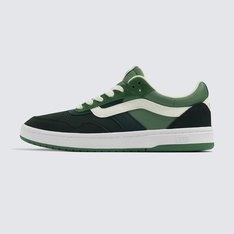 O Tênis Cruze Too Gradient Green combina técnicas de construção modernas com o estilo tradicional da Vans. Construído com uma palmilha e unidade de sola tipo nuvem, este estilo de cano baixo e elegante mantém você confortável o dia todo, com a estética clássica de um tênis com sidestripe elevado.