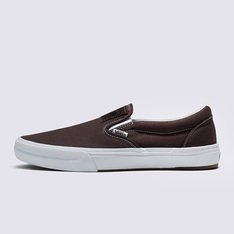 Nesta estação, a Vans se uniu a Dakota Roche para criar a melhor coleção de calçados e roupas de BMX disponível. 

Como Dakota Roche, o BMX Slip-On foi criado especificamente para BMX. O cabedal icônico do estilo Vans com reforço DURACAP™, no topo de nossa sola WAFFLECUP™ BMX, confere a este calçado slip-on máxima sensação de pedal e suporte com estilo atemporal. Adicione as palmilhas de retorno de energia POPCUSH™, nosso Van Doren Factory Pedal Recipe, cores e arte projetados por Dak, e o Vans x Dakota Roche BMX Slip-On facilitará o trabalho dos skatistas em suas jornadas, não importa o lugar.

• COLEÇÃO LENDÁRIA DAKOTA ROCHE - Cabedal de lona de 280g nas cores exclusivas de Dak, com arte e rótulos personalizados.
• CONSTRUÇÃO VANS WAFFLECUP BMX - A primeira de seu tipo em BMX, especificamente pensada para oferecer a melhor combinação de sensação de pedal, suporte e durabilidade.
• DURABILIDADE DIFERENCIADA - Subcamadas DURACAP™ reforçadas em áreas de alto desgaste adicionam uma durabilidade incomparável para prolongar a vida útil de cada calçado.
• AMORTECIMENTO POPCUSH - Nosso melhor amortecimento e proteção contra impactos. As palmilhas POPCUSH™ com retorno de energia protegem seus pés enquanto ajudam a reduzir o cansaço das pernas em jornadas mais longas.
• VDFPR (Van Doren Factory Pedal Recipe) - Este é o nosso mais recente composto de borracha de goma patenteado, especificamente formulado para reforçar a aderência ao pedal e a durabilidade. Testado e aprovado pela equipe de inovação da Vans e pelos melhores atletas de BMX da equipe de fábrica, o VDFPR está disponível apenas na construção do BMX WaffleCup.Aproveite a Vans Black Friday e adquira já seu novo produto Off The Wall