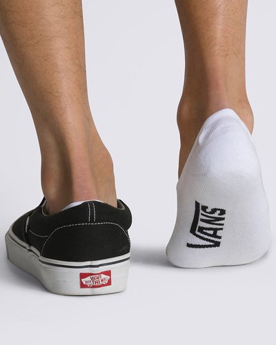 Combine os seus tênis Vans com o pack de meias que carrega o Lifestyle Vans por onde for. Pack com três pares que traz estilo para todos os seus clássicos Vans. A Meia Class Super No Show 41/45 Black Assorted agrega estilo para todas as ocasiões. O pack possui três pares de meias soquetes em tecido estilo sapatilhas clássicas nas cores branco, preto e cinza. Traz assinatura Vans em “Drop V” estampada na sola. Os modelos vestem da numeração 41 ao 45.