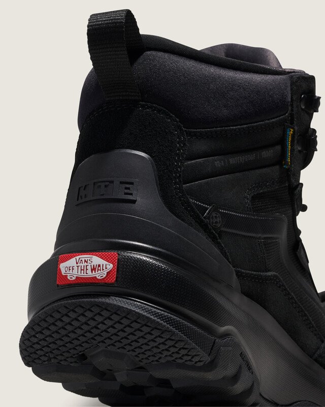 Sans limite　T/C WEATHER PISTE Ⅲ / BLACK Tênis Crestline Waterproof Mte Black | Vans