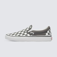 O slip-on Vans que dita tendências desde 1979. O Classic Slip-On, com sua abordagem “Zero cadarços, zero problemas”, foi apresentado ao mundo pela primeira vez em 1979. Desde então, tornou-se ícone da cultura pop, conhecido por sua versatilidade de compor tanto um visual elegante quanto descontraído, por seu conforto confiável e flexibilidade de se adaptar ao estilo de todos. Com estampa em checkerboard colorido no cabedal de lona, o Tênis Slip-On Checkerboard Bungee Cord possui uma silhueta atemporal que se adequa a qualquer ocasião.
Características do produto:
• Tênis slip-on icônico;
• Cabedal em lona resistente;
• Estampa em checkerboard;
• Colarinhos acolchoados de suporte;
• Detalhes elásticos nas laterais;
• Sola de borracha waffle exclusiva Vans.