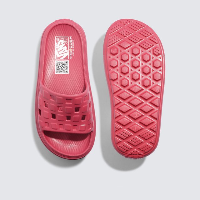 SLIDE-ON VR3CUSH HOLLY BERRY