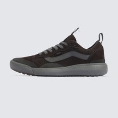 Máximo conforto e aliado de todas as rotinas. Esteja sempre pronto para o inesperado com o Tênis Ultrarange Exo Se Mte Perf Suede Dark Brown. Com um solado co-moldado construído em padrão tratorado em waffle - exclusividade Vans - ele maximiza a cobertura, aderência e durabilidade da borracha. A nova entressola UltraCush™ Lite traz conforto e leveza para o calce. O modelo de cano baixo possui cabedal com inspiração na silhueta do icônico Old Skool - em camurça, tecido e sintético marrom - totalmente respirável, com biqueira e antepé de borracha renovado, deixando o calce no ajuste ideal. O Exo Skeleton fornece apoio integrado nos dedos e na parede lateral medial, com uma trava de calcanhar para um ajuste seguro. No calcanhar e lingueta, traz puxadores, facilitando o calce. O tradicional skate “Vans Off The Wall” é aplicado na heeltab do calcanhar. Traz etiqueta Vans aplicada na lateral do tênis, enquanto a assinatura “Vans Ultrarange” é aplicada na lingueta. Conforto e estilo dentro e fora das pistas.