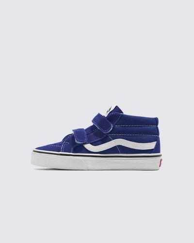Um tênis de cano médio icônico feito especialmente para crianças. Redesenhado para um ajuste perfeito no estilo do Sk8-Hi® original, o Tênis Sk8-Mid Surf The Web Infantil foi construído especialmente para crianças pequenas. Com fechos duplos em velcro, o modelo traz mais conforto e segurança, facilitando o calce dos pequenos. Mantendo a diversão “Off The Wall”, o modelo apresenta heeltab emborrachada vermelha do skate tradicional com assinatura Vans em “Drop V” e inscrição “Off The Wall” aplicada no calcanhar e etiqueta tecida Vans na lingueta. De calce fácil e seguro, feito para curtir e brincar com estilo, sem se preocupar com mais nada.