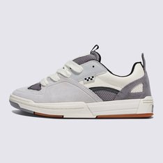 Viva a nostalgia do início dos anos 2000 com a tecnologia de skate atual. O Skate Mixxa Athletic é fortemente influenciado por uma época em que o skate acolheu alguns dos tênis mais ousados ??e expressivos. Extraindo referências de design dos arquivos da Vans para criar uma nova silhueta reminiscente do skate, o Tênis Skate Mixxa Frost Gray apresenta painéis ollie de grandes dimensões combinados com camadas Duracap, que adicionam um toque de cor ao mesmo tempo que proporcionam durabilidade máxima. Fortemente influenciado pela nostalgia do estilo do início dos anos 2000, o  modelo apresenta atacadores largos, gola fofa e língua acolchoada, além de uma sola ousada e colorida, com marca retrô. O cabedal de material misto é feito de couro, material sintético e malha respirável para combinar com a estética arrojada, unindo a tecnologia progressiva de hoje com inspiração nos clássicos do passado.