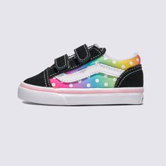 Ícone SideStripe™ com recursos fáceis para crianças

O tênis Old Skool V Polka Dots para criança traz o icônico Sidestripe™ e o estilo atemporal da Vans aos pezinhos. Projetado com durabilidade e conforto em mente, possui fechos de velcro para fácil colocação e retirada, tornando-o perfeito para crianças prontas para explorar. Um verdadeiro clássico, reinventado para a próxima geração.