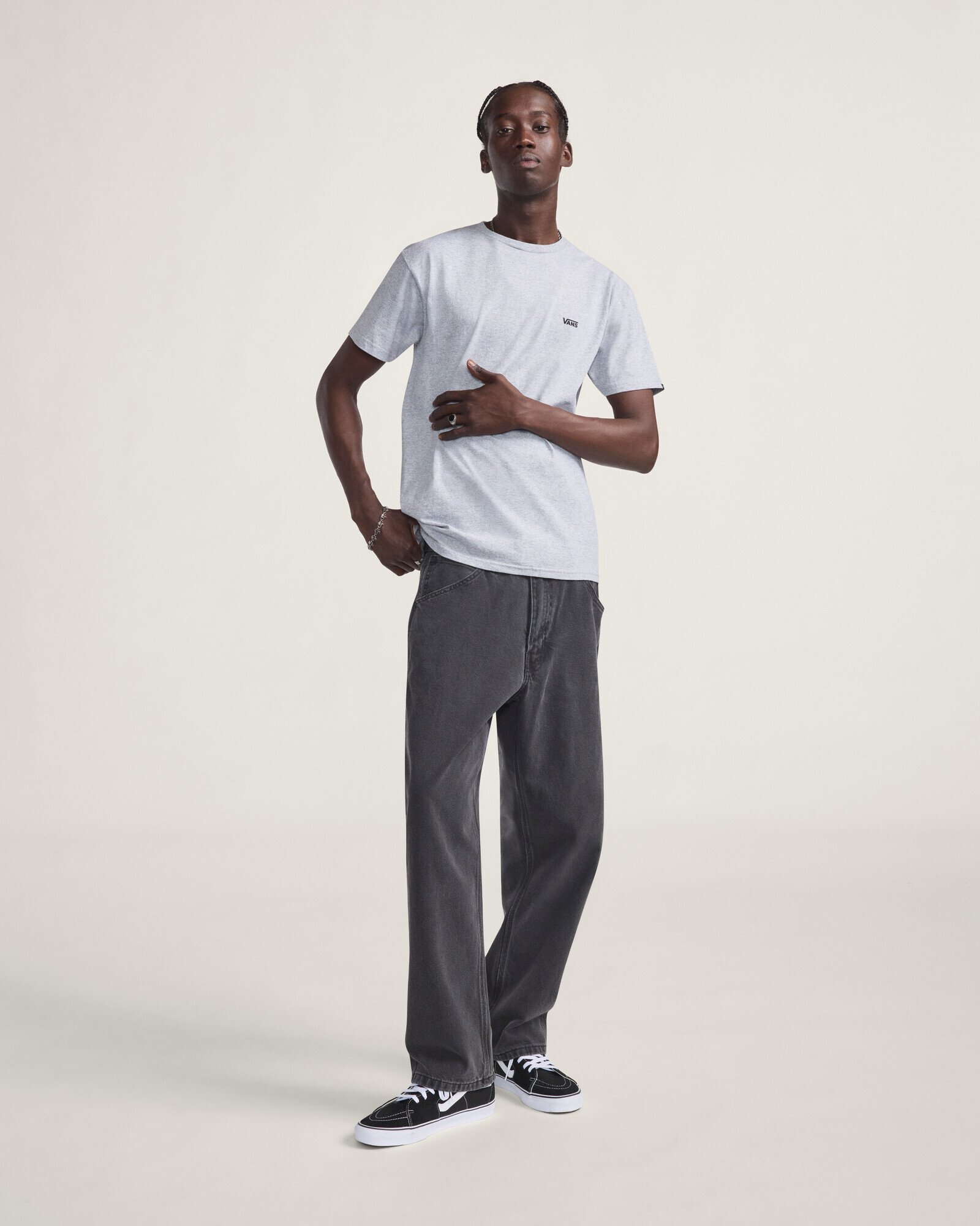 Hires-Vans-V4701301080003-01.jpg