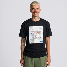 Um clássico que se renova sem perder a essência. Com detalhes modernos, a Camiseta Classic Print Box Ss Compl. Ultra Neo Vr3 Black é a peça ideal para usar todos os dias. Confeccionada em tecido 100% algodão, o modelo possui um corte clássico e tradicional, com silhueta mais ajustada ao corpo. De manga curta, apresenta estampa frontal destacando assinatura Vans em “Drop V” e “Off The Wall” em logotipo print box exclusivo, em silk à base d’água. Confortável o bastante para curtir momentos de lazer. Combine com todos os seus clássicos.
Características do produto:
• Camiseta de manga curta com gola redonda em fio 20.1;
• Confeccionada em tecido 100% algodão de 185g;
• Estampa frontal em silk à base d’água;
• Caimento clássico.