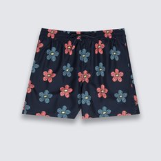 O Boardshort Parisian Night é uma versão moderna da bermuda de surf clássica. O modelo é resistente à água, possui cintura elástica com cordão que permite conforto o dia todo, tanto dentro quanto fora da água. Traz estampa icônica floral e bolsos nas costuras laterais, com presilhas para segurança. A equipe da Vans estabeleceu metas ambiciosas de sustentabilidade. Grandes ou pequenos, todos os esforços resultam em mudanças positivas. Para ganhar o logotipo do globo VR3 Checkerboard, pelo menos 30% do produto deve ser feito de um ou uma combinação de materiais reciclados, renováveis e/ou regenerativos. Para saber mais sobre a Vans® e sua jornada em direção a materiais sustentáveis, acesse www.vans.com.br/sustentabilidade.