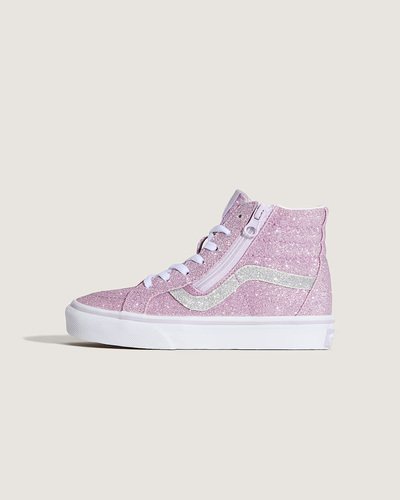 O tênis de cano alto original do skate, o Sk8-Hi, é um clássico em qualquer palco. O Tênis Sk8-Hi Kids Glitter Lilac Mist Infantil desenvolvido para crianças pequenas, revigora o lendário tênis de cano alto com Sidestripe™. O modelo apresenta uma sensibilidade vintage e zíperes ao longo dos ilhós, proporcionando fácil acesso e versatilidade para esse favorito atemporal.