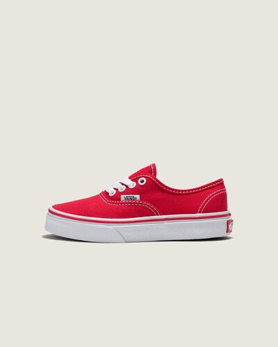 Nascido em Anaheim, Califórnia, em 1966, o Authentic é o estilo original que carrega a tradição da Vans. Originalmente conhecido como Vans #44 Deck Shoes, o Authentic tornou-se um ícone popular e incorporou a atitude “Off The Wall” desde então. Desenvolvido com um perfil simples de cano baixo e cadarço, o Tênis Authentic Infantil Red True White é um clássico Vans construído especialmente para os pequenos. Com cabedal resistente de lona vermelha, traz ilhós de metal e sola de borracha waffle exclusiva Vans.
