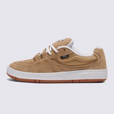 Uma silhueta obscura dos anos 90 ganha vida nova. O Speed ??LS é um modelo de arquivo obscuro da linha de skate feminino do outono de 1998, ressuscitado para hoje. Feito com partes superiores em camurça e malha que imita o design original, esta versão reinventada do Speed ??apresenta cores clássicas que utilizam painéis rápidos para um visual em camadas. A sola modernizada de meados dos anos 90 e a marca na língua moldada elevam ainda mais esse estilo retrô.