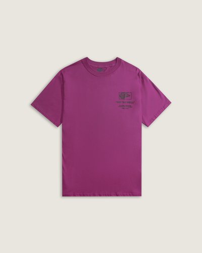 A Camiseta Manga Curta Stacked Hi Mystic Mulberry traz estampa frontal centralizada e gola careca em malha knit, com modelagem confortável que privilegia caimento natural. Confeccionada em algodão, oferece toque macio, respirabilidade e flexibilidade ao movimento. O gráfico central reforça a atitude VANS, enquanto o acabamento clean mantém a proposta autêntica e descontraída do modelo.