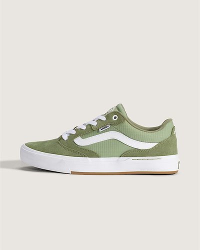 O Tênis Bmx Proof Olive White nasceu do BMX. Feito para atender às necessidades exclusivas de suporte e durabilidade específicas do BMX, este modelo inovador de cano médio vulcanizado permite que você pedale por mais tempo e progrida mais rápido.