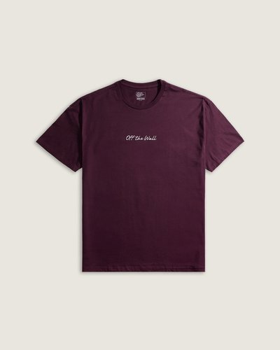Camiseta de manga curta com corte clássico e tecido macio em  100% algodão. Possui estampa tonal de logo frontal. Gola careca.