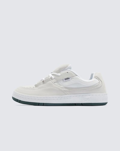 Uma silhueta obscura dos anos 90 ganha vida nova. O Tênis Speed Pop Sole White Green é um modelo de arquivo obscuro da linha de skate feminino do outono de 1998, ressuscitado para hoje. Feito com partes superiores em camurça e malha que imita o design original, esta versão reinventada do Speed apresenta cores clássicas que utilizam painéis rápidos para um visual em camadas. A sola modernizada de meados dos anos 90 e a marca na língua moldada elevam ainda mais esse estilo retrô.