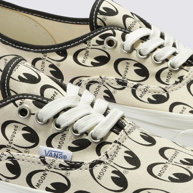 Tênis Authentic 44 Dx Vans X Mooneyes Mooneyes White