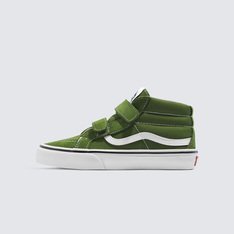 Um tênis de cano médio icônico feito especialmente para crianças. Redesenhado para um ajuste perfeito no estilo do Sk8-Hi® original, o Tênis Sk8-Mid Pesto Infantil foi construído especialmente para crianças pequenas. Com fechos duplos em velcro, o modelo traz mais conforto e segurança, facilitando o calce dos pequenos. Mantendo a diversão “Off The Wall”, o modelo apresenta heeltab emborrachada vermelha do skate tradicional com assinatura Vans em “Drop V” e inscrição “Off The Wall” aplicada no calcanhar e etiqueta tecida Vans na lingueta. De calce fácil e seguro, feito para curtir e brincar com estilo, sem se preocupar com mais nada.