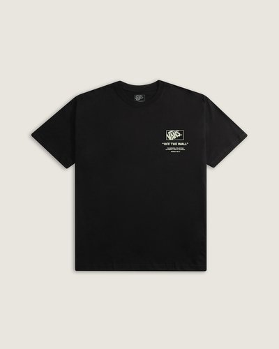 A Camiseta Manga Curta Stacked Hi Black Dusty Mint traz estampa frontal centralizada e gola careca em malha knit, com modelagem confortável que privilegia caimento natural. Confeccionada em algodão, oferece toque macio, respirabilidade e flexibilidade ao movimento. O gráfico central reforça a atitude VANS, enquanto o acabamento clean mantém a proposta autêntica e descontraída do modelo.