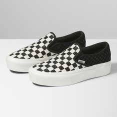 O Woven Classic Slip-On Platform leva nosso icônico tênis slip-on a novos patamares. Com laterais mais altas para um visual ainda mais “Off The Wall”, este calçado plataforma eleva um favorito clássico enquanto se mantém fiel ao estilo original. O Woven Classic Slip-On Platform também inclui cabedais resistentes em couro com diversos designs de checkerboard, colarinhos acolchoados firmes, detalhes nas laterais elásticas e o característico solado de borracha em waffle.