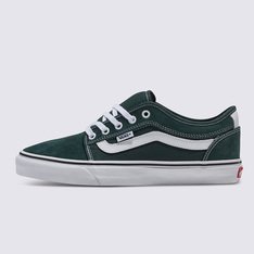 O Chukka Low Sidestripe, um sapato vulcanizado projetado pela equipe de skate da Vans e inspirado em clássicos como o Authentic e o Chukka Boot, traz uma nova estética de herança para este sapato de skate de estilo antigo. Apresentando nossa icônica Sidestripe, esta silhueta de cano baixo combina materiais clássicos como camurça e lona com o melhor em sensação de prancha, flexibilidade e tração.