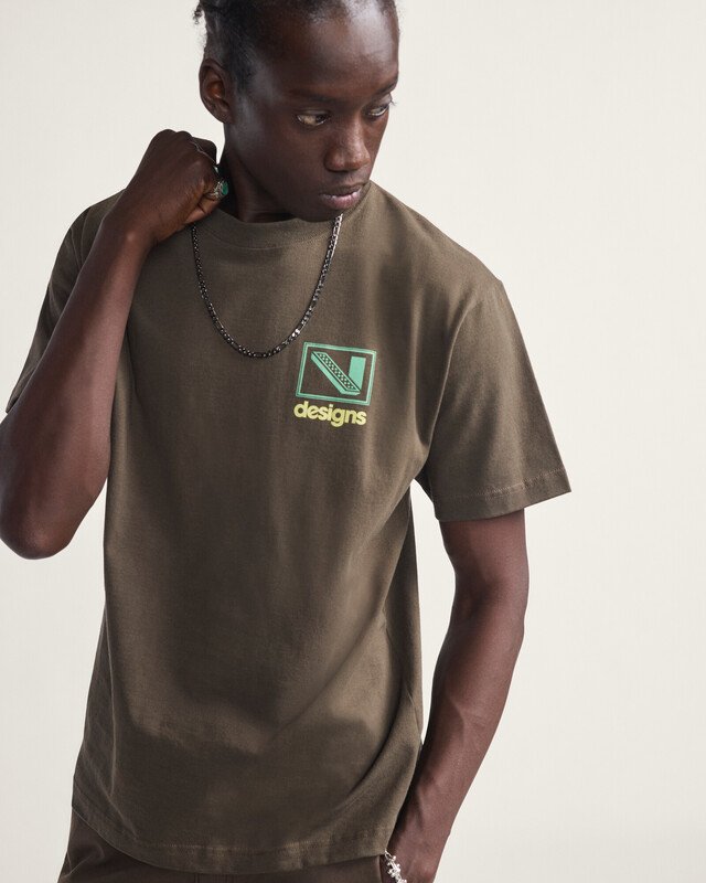 Camiseta Ss Art Production Coal Brown