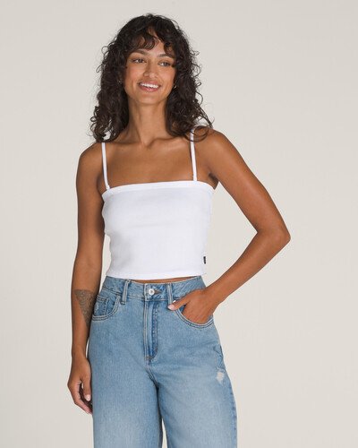Sua personalidade em destaque, independente da ocasião. A Camiseta Drew Rib Tube Top White traz estilo sem esforço para o seu visual. A regata feminina foi construída para ser sua peça básica favorita. Confeccionada em malha canelada de tecido 100% algodão, o modelo possui gola baixa e traz aplicação de etiqueta tecida Vans na lateral. Uma peça atemporal que carrega a herança Vans no estilo casual e descontraído.