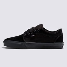 Um tênis inspirado na tradição e que carrega a essência “Off The Wall” da Vans, pronto para o skate. O Tênis Skate Chukka Low Blackout, foi projetado pela equipe de skate da Vans com inspiração nos modelos icônicos como o Authentic e o Chukka Boot, combinando os cabedais clássicos de camurça e lona com o melhor em aderência, flexibilidade e sensibilidade à prancha.