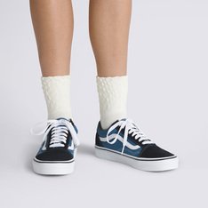 Combine os seus clássicos com o par de meias que carrega o Lifestyle Vans por onde você for. A Meia Vans Scrunch Crew Upland Marshmallow 36/9 agrega estilo para todas as ocasiões. O par de meias de cano curto em canoa traz detalhes franzidos e assinatura Vans na altura do cano.