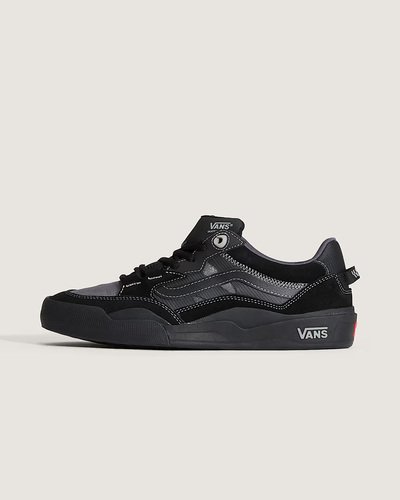 O melhor dos dois mundos. O Tênis Wayvee Skate Black Black Grey foi desenvolvido para skatistas que exigem desempenho e estilo. Evoluindo a partir do seu design original, este modelo atualizado refina elementos-chave para proporcionar uma experiência de skate de alto nível. Com mesh respirável, um painel de proteção contra lama durável e a construção Wafflecup exclusiva da Vans, o Wayvee 2.0 combina tecnologia de ponta com uma estética atemporal.