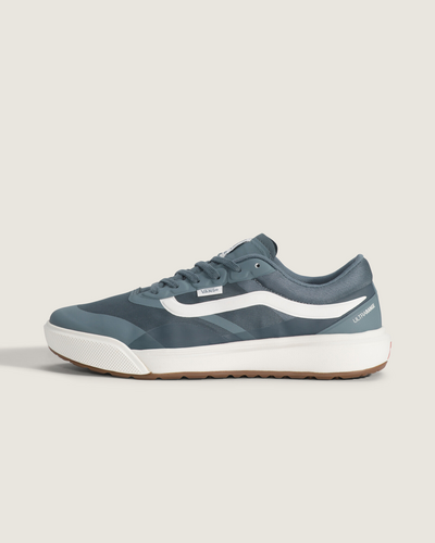 Sempre em Movimento. O novo UltraRange 2.0 traz conforto e versatilidade de alto nível. Originalmente projetado para atender às necessidades dos atletas de surfe da Vans, o UltraRange evoluiu para uma das franquias mais populares e versáteis da nossa linha, oferecendo conforto sem sacrificar o estilo. E agora, a próxima geração chegou com o Tênis Ultrarange Rw 2.0 Mte Stormy Weather. Um design totalmente novo para quem está sempre em movimento, com um solado atualizado, suporte aprimorado e ajuste mais amplo.