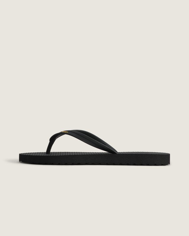 Chinelo Makena Black Gold