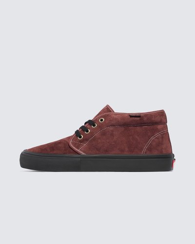 Um Tênis De Skate Inspirado Na Herança Vans. O Tênis Skate Chukka Dark Red Black, Tênis Vulcanizados Projetado Pela Equipe De Skate Da Vans Tem Inspiração Nos Clássicos Como O Authentic E A Chukka Boot - Combinando O Cabedal Clássico De Camurça Com O Que Há De Melhor Em Sensação De Prancha, Flexibilidade E Tração.
Características Do Produto:
• Máxima Sensação, Flexibilidade E Aderência: Uma Versão Mais Leve Da Construção Icônica, O Provulclite Apresenta Vulcanização De Parede Alta E Envoltório Único, Juntamente Com Amortecimento Drop-In;
• Amortecimento Popcush: O Melhor Amortecimento E Proteção Contra Impactos. As Palmilhas De Retorno De Energia Popcush™ Protegem Seus Pés Enquanto Ajudam A Diminuir O Cansaço Das Pernas Em Sessões De Skate Mais Longas;
• Classic Gum Rubber Grip: O Composto De Borracha Van Doren™ Gum, Feito De Uma Borracha Que Oferece Aderência E Suporte, Foi O Que Atraiu Os Skatistas Para A Vans Em Primeiro Lugar. Esta É A Sola Do Skate;
• Estilo Icônico: Uma Mistura De Camurça E Lona Foi Usada Na Parte Superior, Mantendo A Estética Da Silhueta Original Do Chukka.