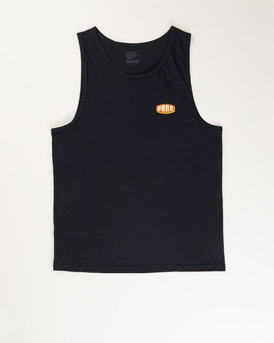 Um clássico irreverente para todos os momentos. A Regata Raised Up Black com gola redonda traz um ajuste relaxado, proporcionando conforto. Fácil de vestir, o modelo traz estampa frontal, com assinatura Vans® colorida e com efeito hexagonal, dentro de blocos, na altura do peito, no lado esquerdo. Para relaxar e curtir todos os momentos com estilo. Essa é a essência “Off The Wall”.