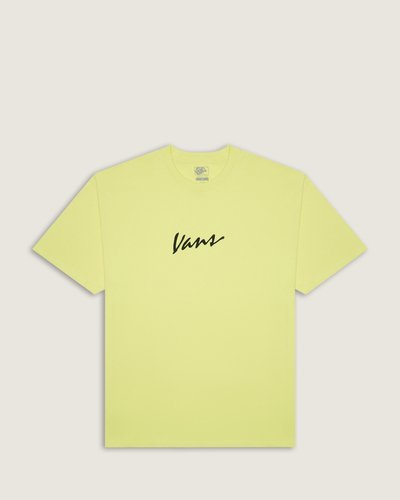 Tradição e originalidade estão presentes na cultura da Vans desde 1966. A personalidade e estilo inconfundível se destacam em todos os seus clássicos. A Camiseta Ss Classic Script Canary Yellow é confeccionada em 100% algodão. O modelo traz estampa frontal centralizada na altura do peito, com assinatura Vans em letra cursiva, em design na diagonal. Autenticidade Vans para todos os momentos.
