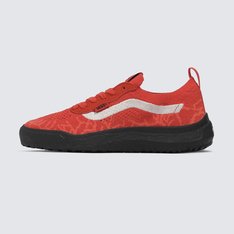 Para a temporada, a equipe da Vans repensou, re-projetou e reconstruiu cada parte da estética e das tecnologias do UltraRange, para torná-lo ainda mais sustentável. A renovação do Tênis Ultrarange Vr3 Mte Fiery Red apresenta entressola EcoCush™ moldada com espuma 50% Bio-Based, construção leve, sola de borracha EcoRubber™ de fontes renováveis e cabedal respirável em knit, projetado com 50% algodão orgânico, 34% rPET, 14% Nylon reciclado e 2% Spandex, para reduzir o desperdício na produção em comparação com o cabedal tradicional de corte e costura da Vans. O UltraRange VR3 é a manifestação de uma ideia: que não se trata de para onde vamos, mas de como chegamos lá. A equipe da Vans traçou metas ambiciosas de sustentabilidade. Grandes ou pequenos, todos os esforços se somam a mudanças positivas. Para poder estampar o logotipo VR3 Checkerboard Globe, pelo menos 30% do produto deve ser feito de materiais reciclados, renováveis e/ou regenerativos. Para saber mais sobre a Vans e sua jornada de materiais sustentáveis, acesse www.vans.com.br/sustentabilidade.